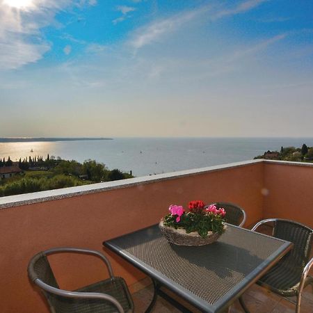 2 Bedroom Amazing Apartment In Порторож Екстериор снимка