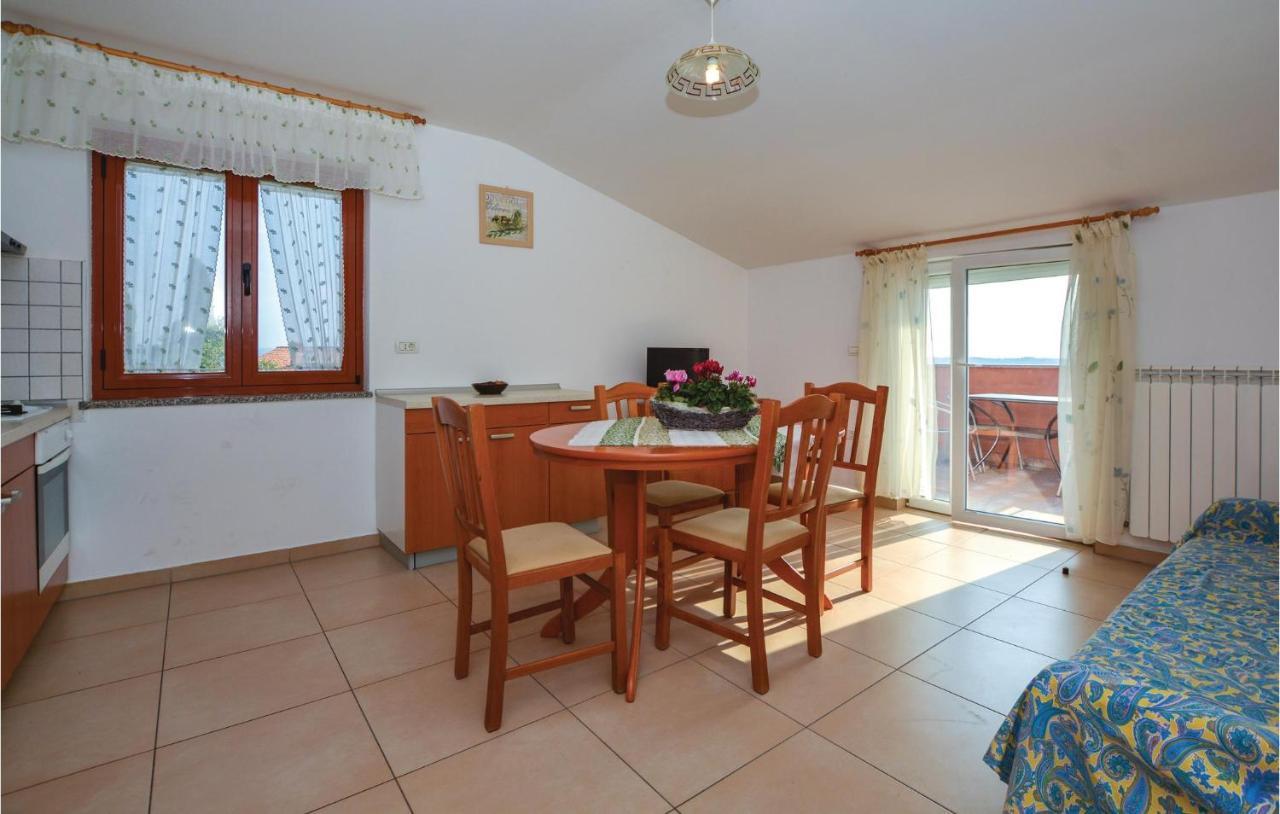 2 Bedroom Amazing Apartment In Порторож Екстериор снимка