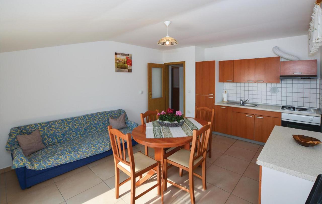 2 Bedroom Amazing Apartment In Порторож Екстериор снимка